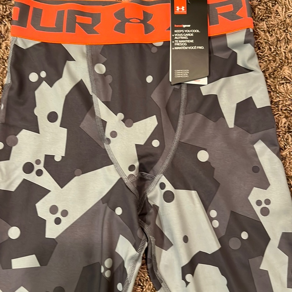 NWT Mens Under Armour Heat Gear Nylon Leggings! Small!